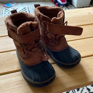 Toddler snow boots. London fog. Size 6